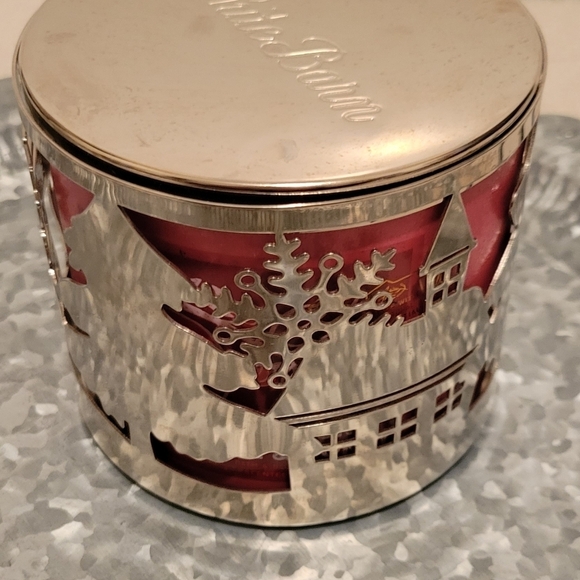 ⭐️40% Off⭐️ Bath & Body Works - White Barn Holiday Silver Candle Sleeve Bundle - Picture 6 of 10